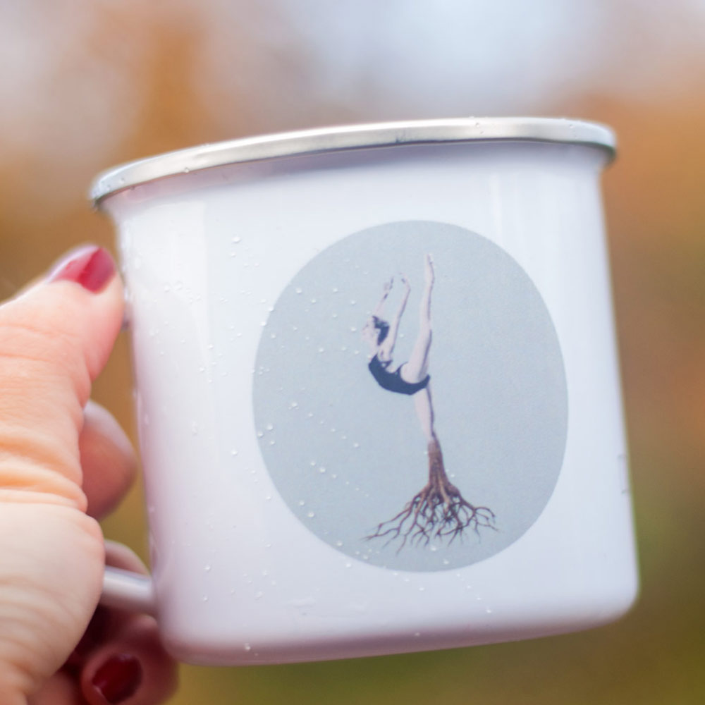 Taza vintage Y entonces la llamó Otoños